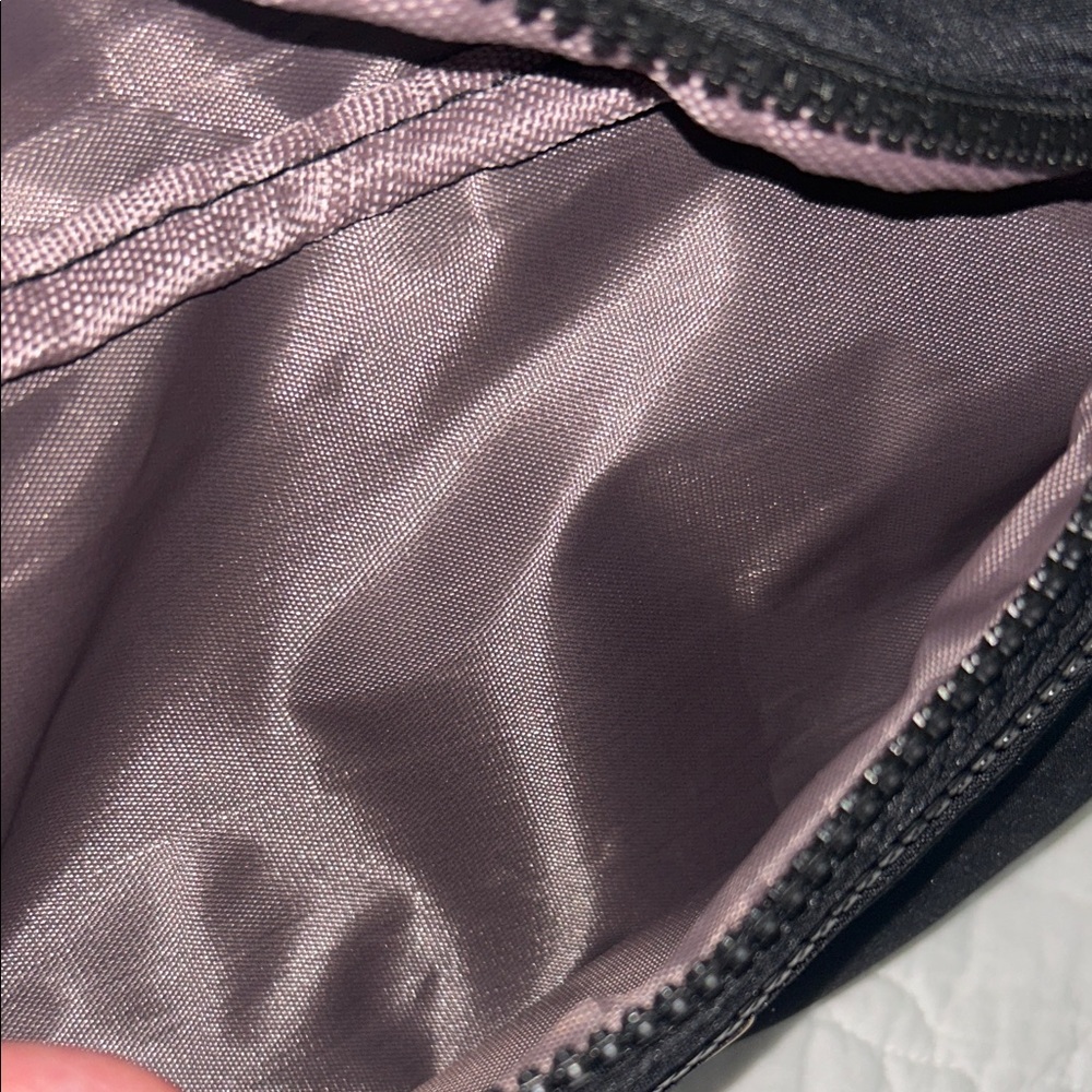 NWOT Fanny Pack - Picture 3 of 3